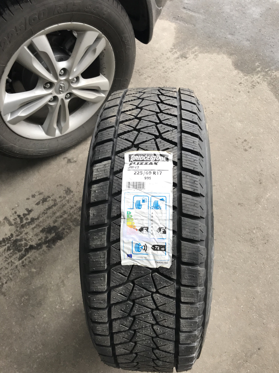 Bridgestone Blizzak DM-V2 225/60 R17 99S 1