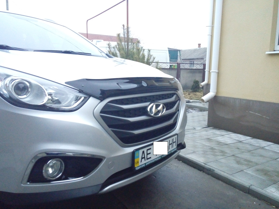 Продам накладку Tuix переднього бампера Hyundai ix35 3