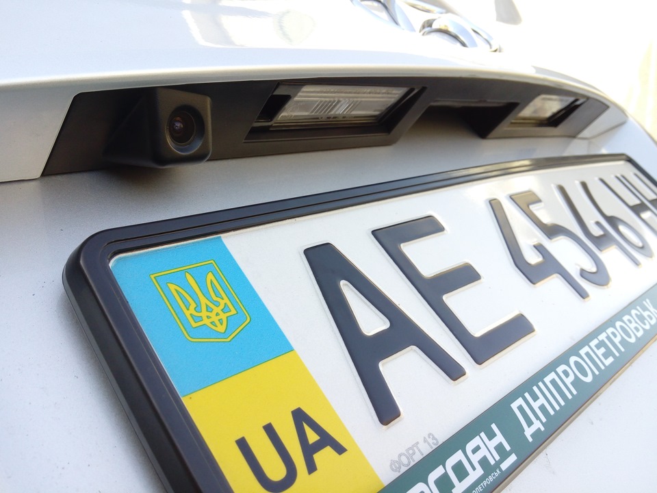 Тепер все на своїх місцях (установка камери заднього виду в штатне місце) 4