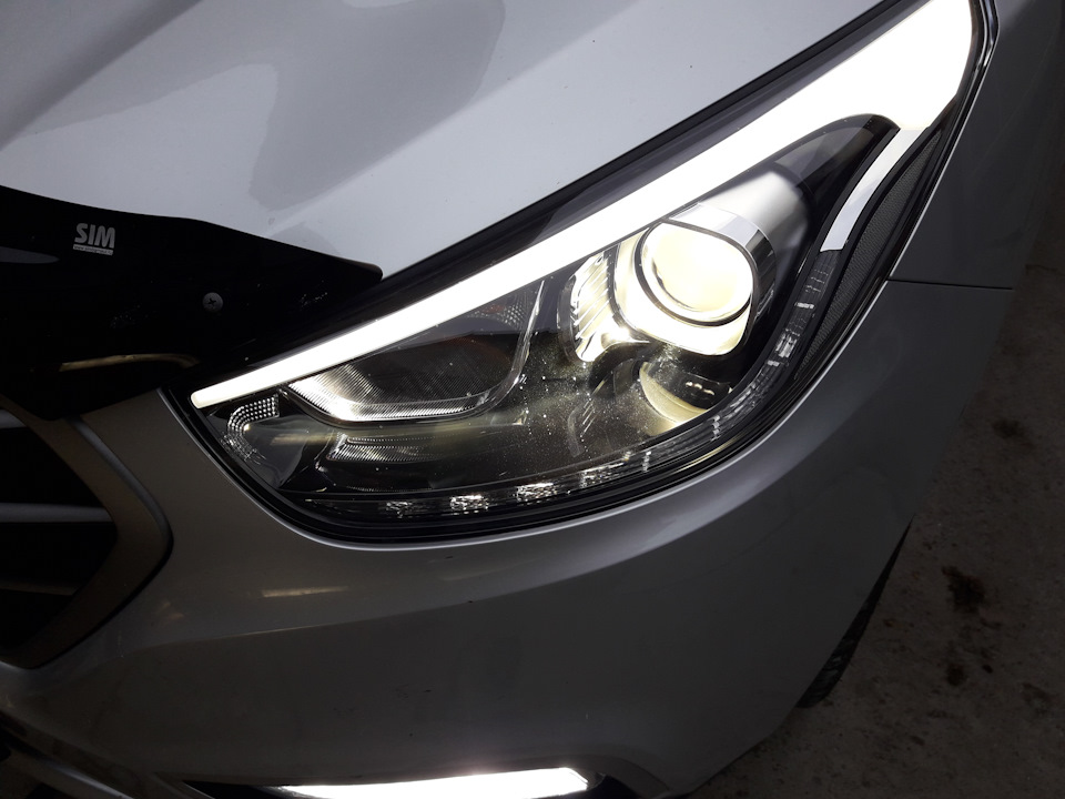 Встановлення передніх фар LED DRL Bi-Xenon на Hyundai ix-35 від рестайлу. 4