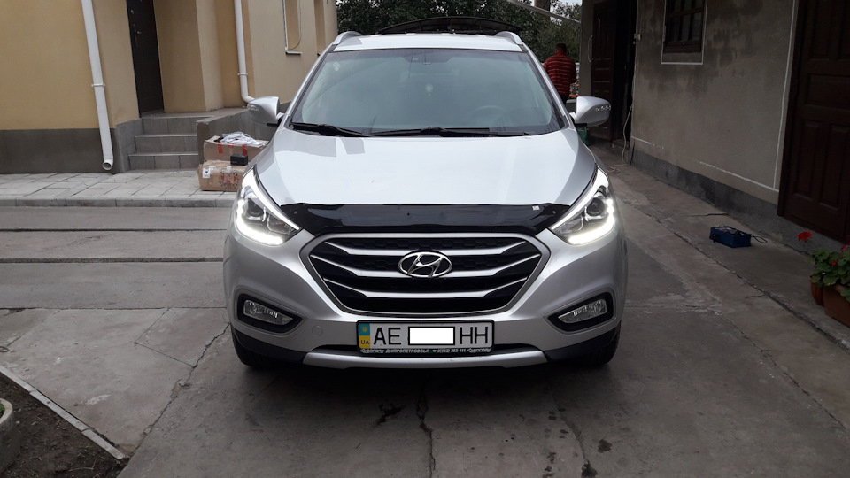 Встановлення передніх фар LED DRL Bi-Xenon на Hyundai ix-35 від рестайлу. 2