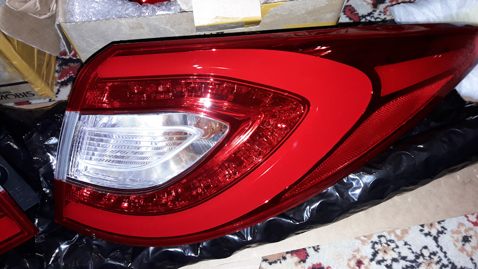 Задні оригінальні ліхтарі LED на Hyundai ix-35 3