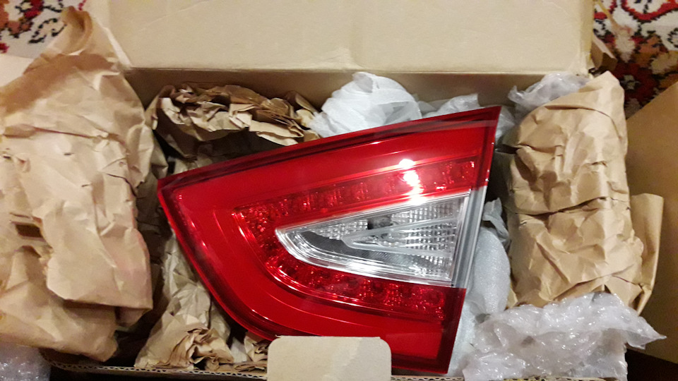 Задні оригінальні ліхтарі LED на Hyundai ix-35 5