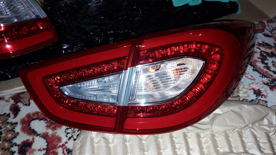 Задні оригінальні ліхтарі LED на Hyundai ix-35 2