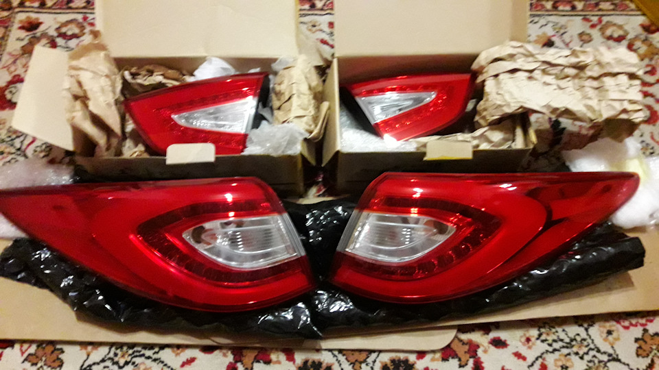 Задні оригінальні ліхтарі LED на Hyundai ix-35 1