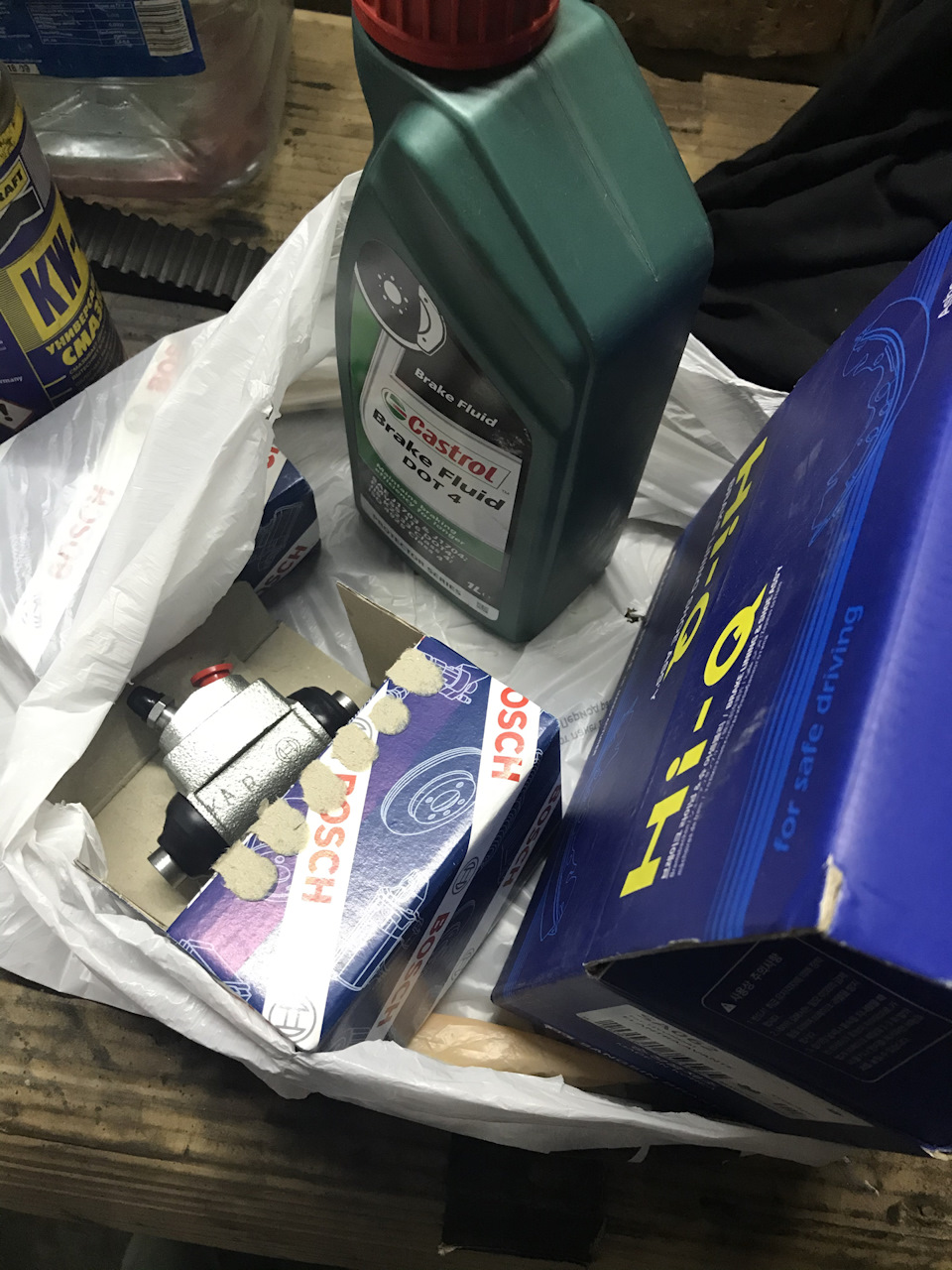 Заміна гальмівної рідини, задніх гальмівних циліндрів та колодок 4