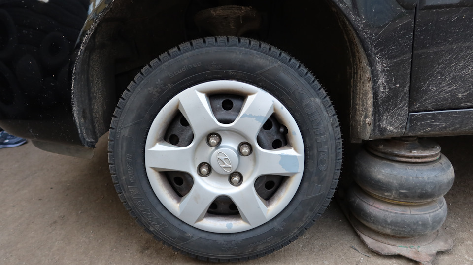 Заміна на зимові тапки Kumho I Zen KW31 185 65 R14 2