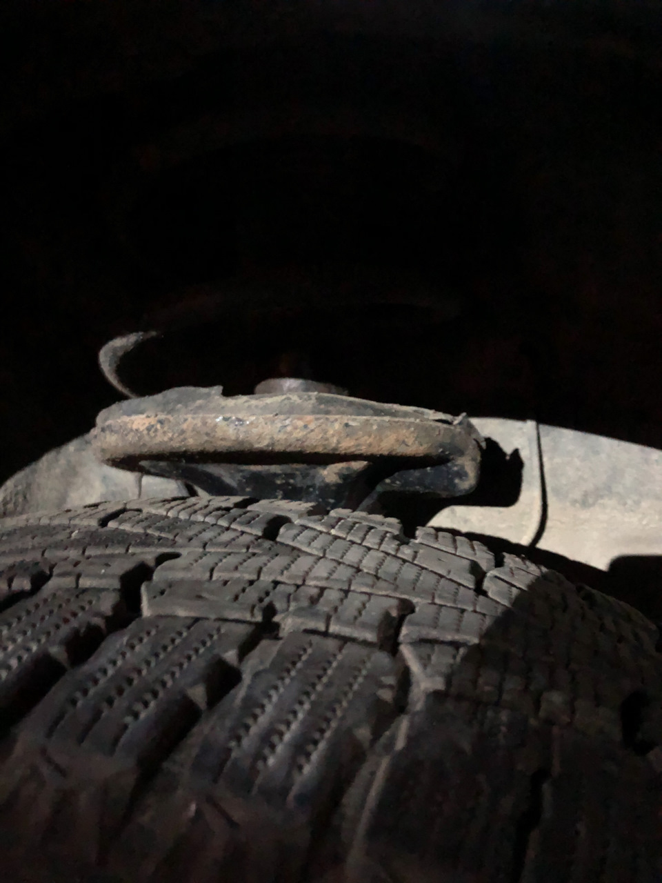 Гума 235/60 R18 4