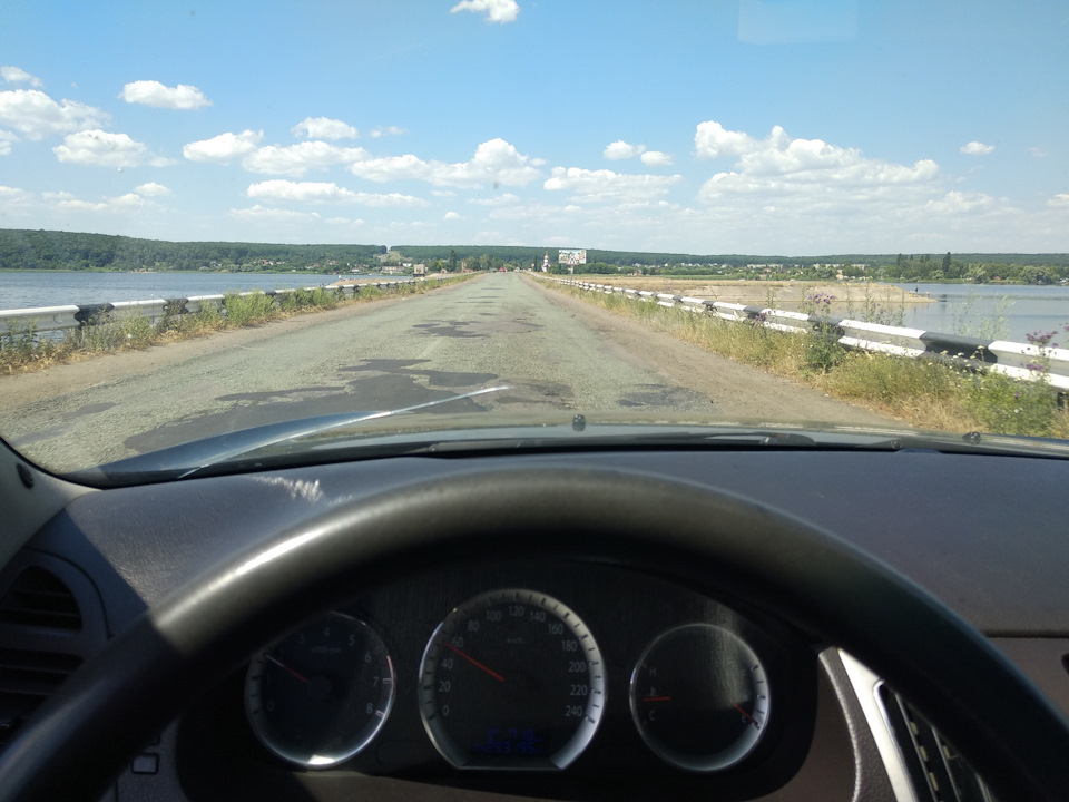 Тріщина на склі 1