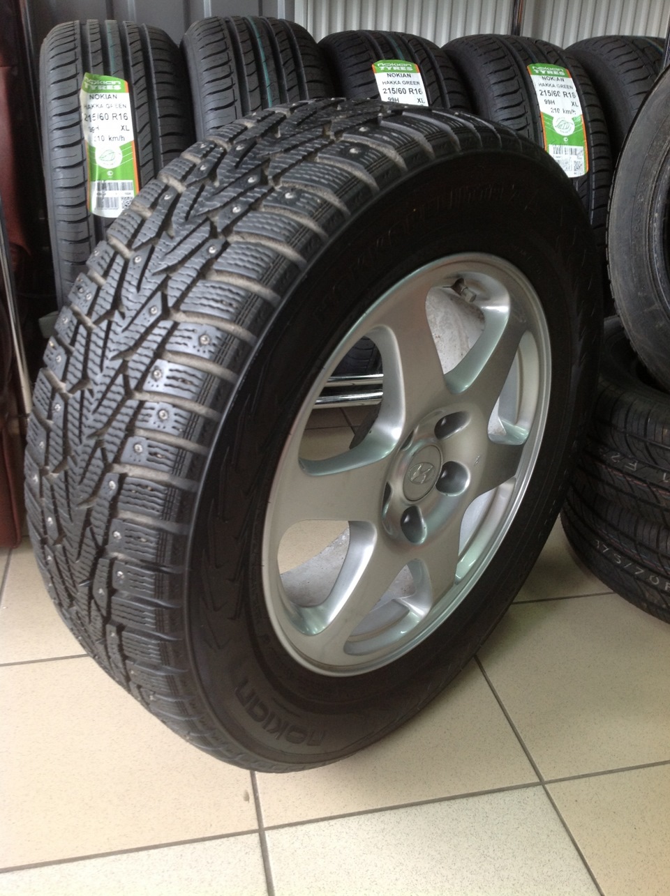 Продам шини з дисками 5/114.3 r16 3