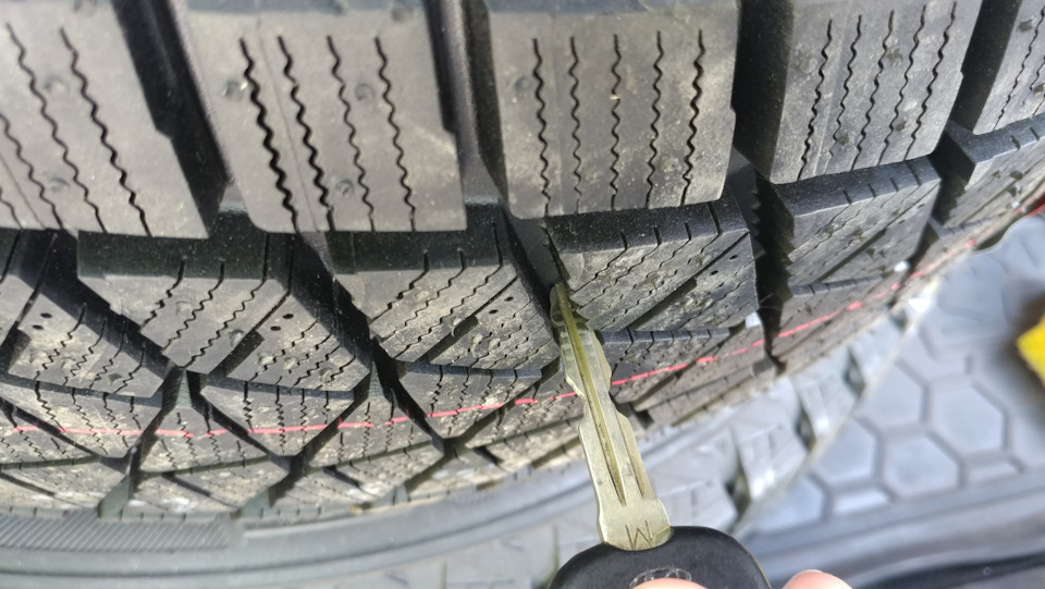 Bridgestone blizzak DMV-2 215/65 r16 2