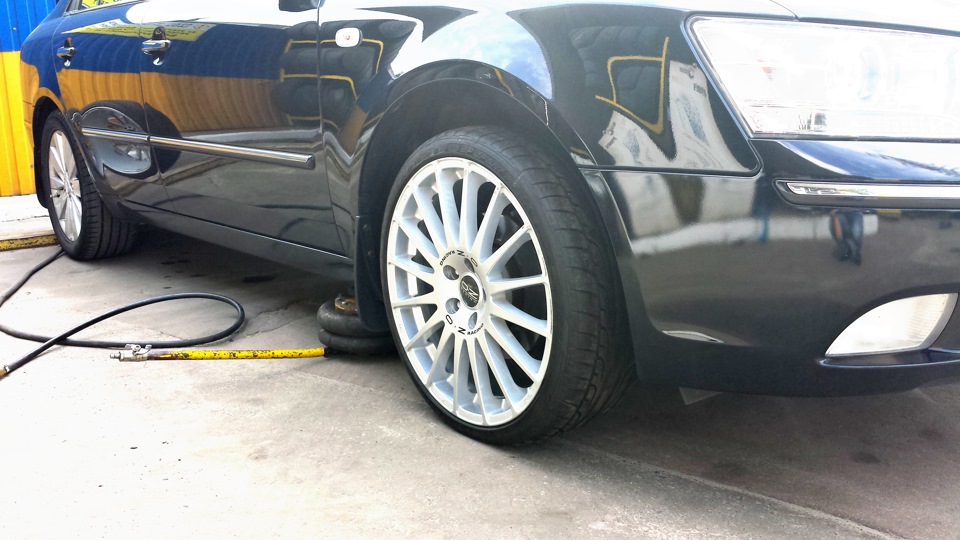 Прикладка OZ Superturismo GT-225/35/19 - показала що потрібні 235/45/19. 2