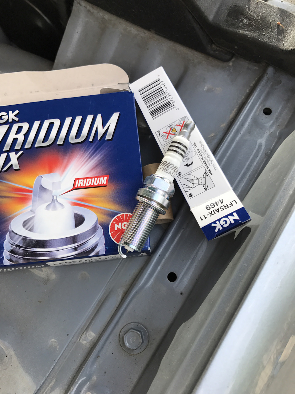 NGK 4469 LFR5AIX-11 IX Iridium Plug 4