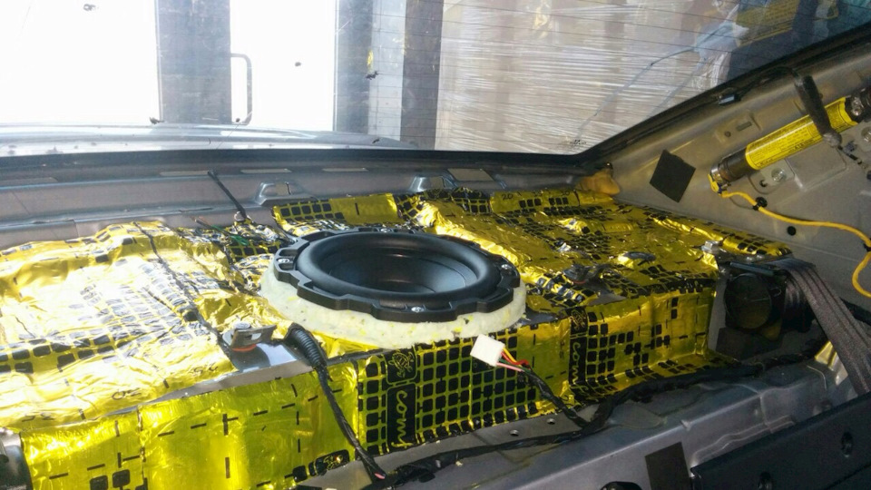 Встановив сабвуферний динамік Rockford Fosgate P1S4-8 1