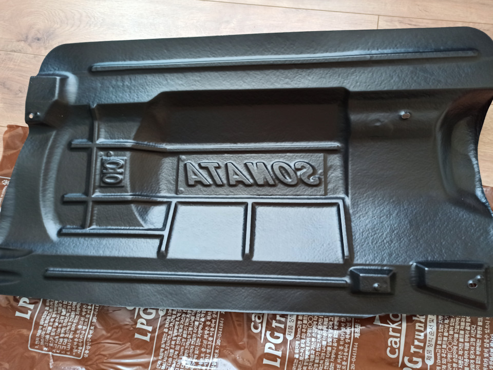Накладка на газовий балон та Сітка в багажник 2