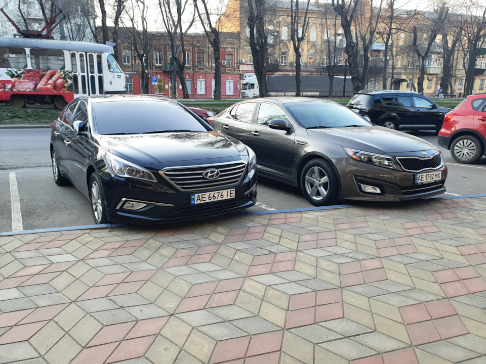 HYUNDAI SONATA LF 2015 vs KIA K5 (2013-2015) 3