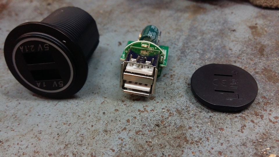 Встановлення заряджання для гаджетів з USB 5