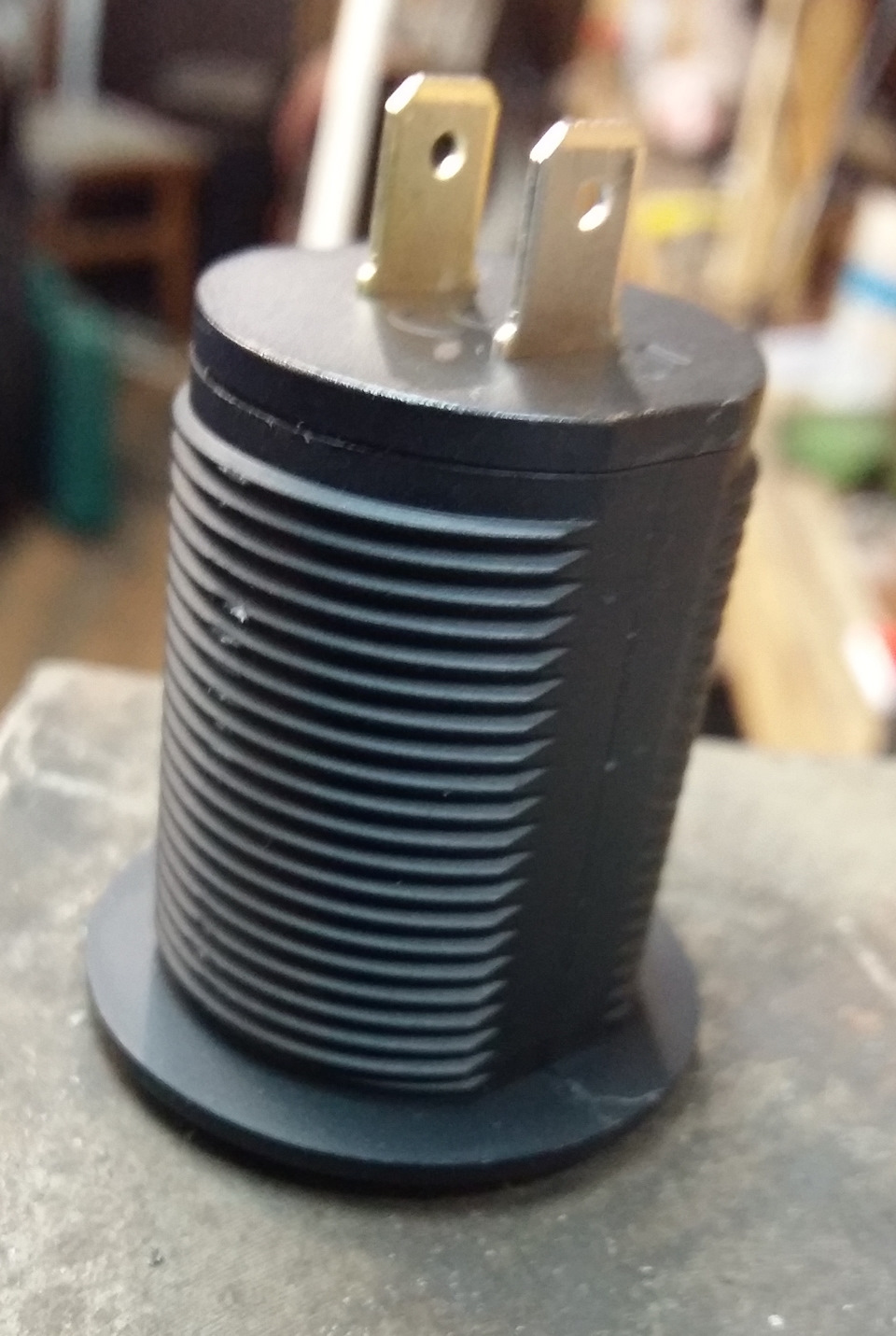 Встановлення заряджання для гаджетів з USB 4