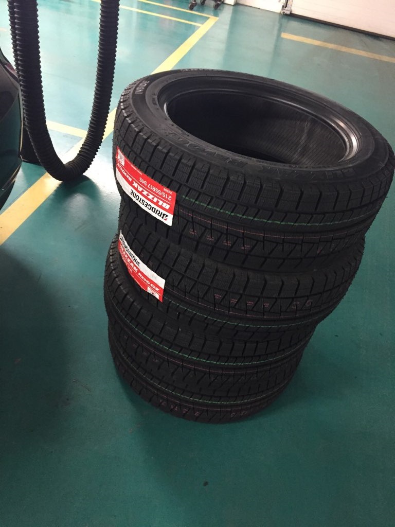 Зимова гума Bridgestone Blizzak Revo GZ 1