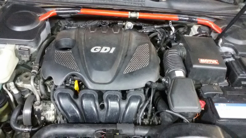 кришка двигуна Hyundai Sonata YF 2.4 GDi 29240-2G700 3