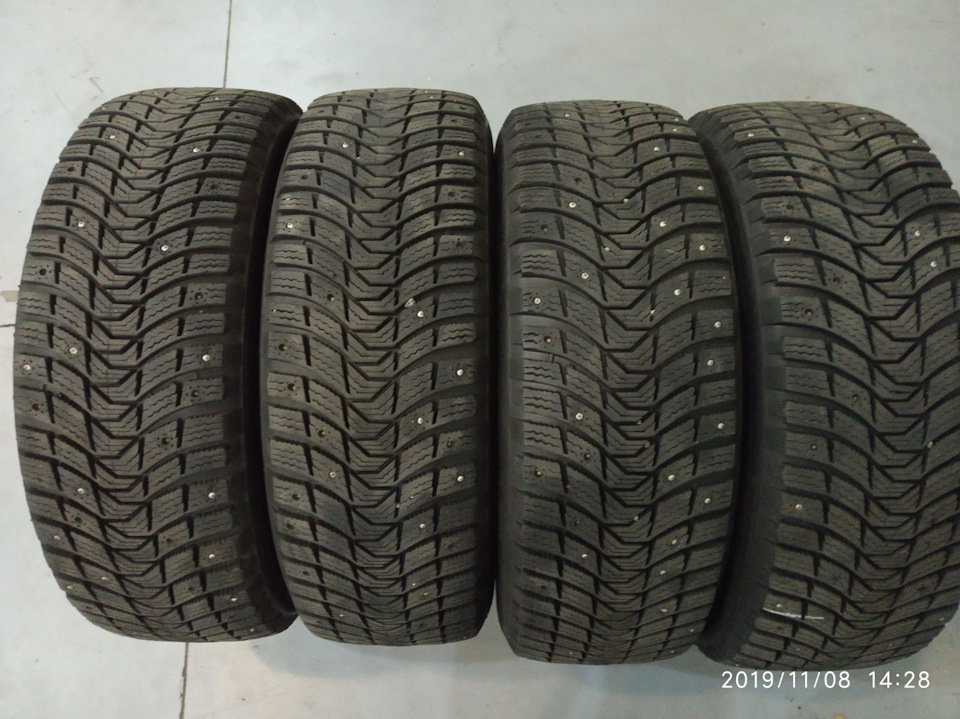 Pirelli Ice Zero 2 215/60 R16 99T XL (шип) 2