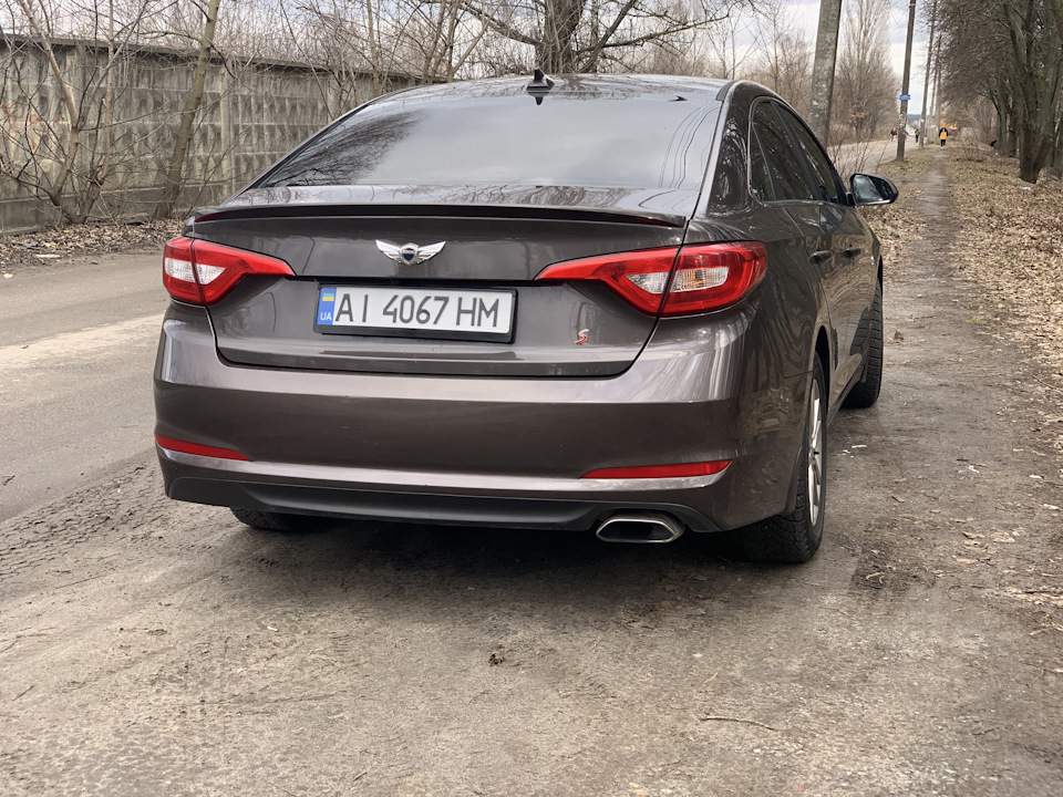 Hyundai міг би і придумати симпатичніший значок 4