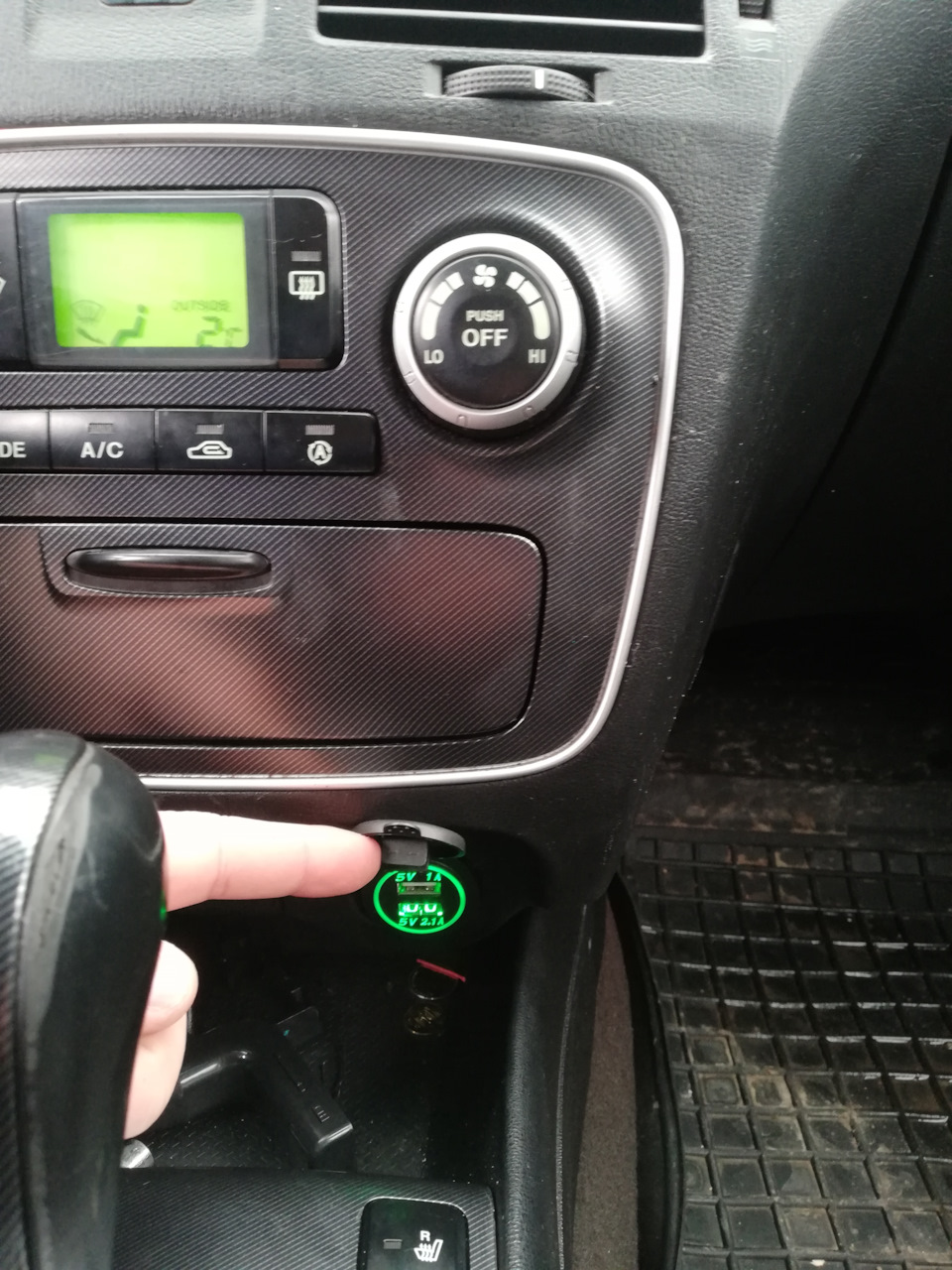 USB розетка замість прикурювача 2