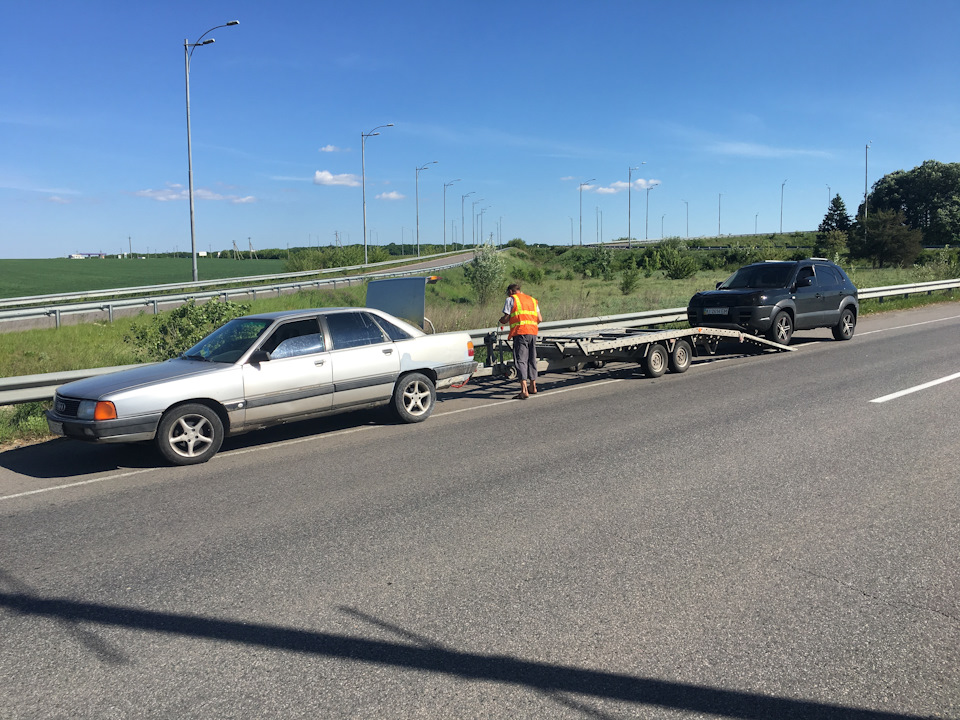 Горить індикатор ручника та акб 3
