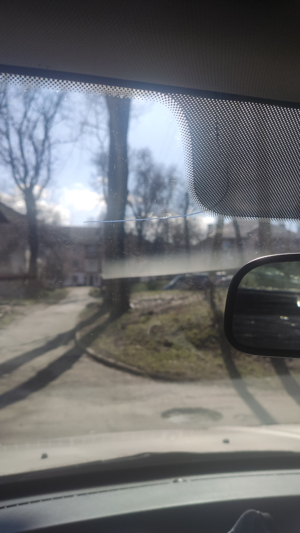 Лобове дало тріщину 1