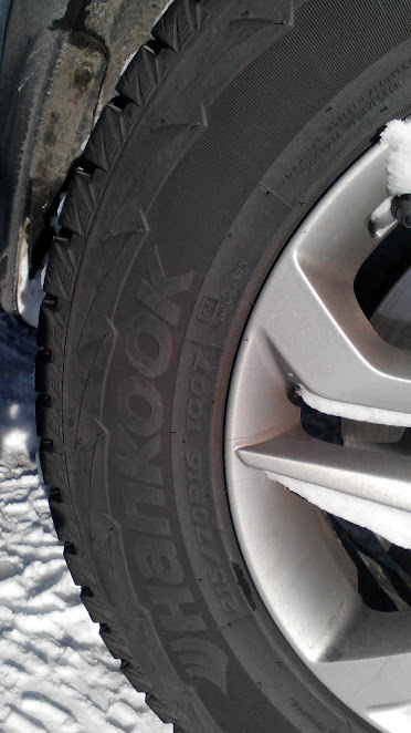 Зимовий, шипований Hankook 4