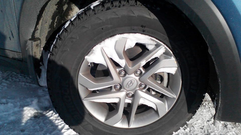 Зимовий, шипований Hankook 2