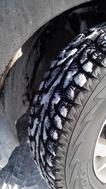 Зимовий, шипований Hankook 3
