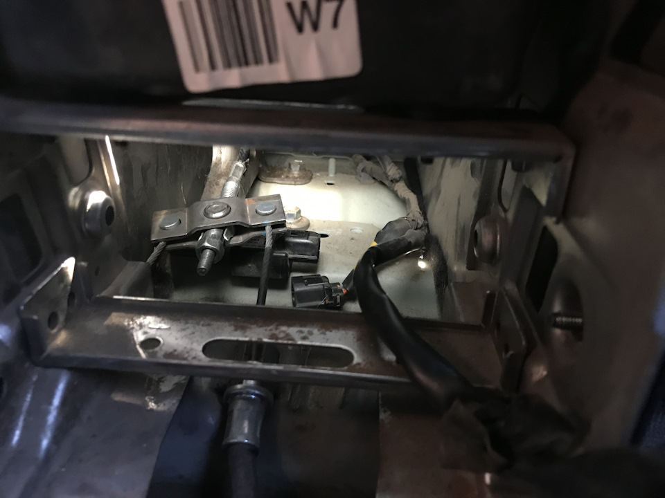 Зміна датчика поперечного прискорення (ESP) 2