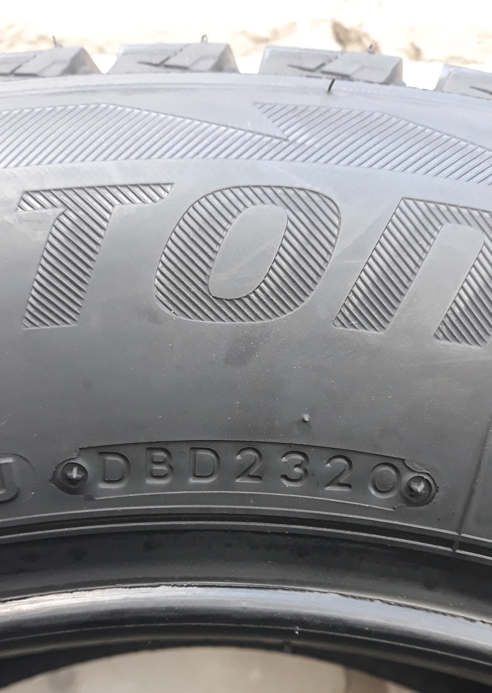 Bridgestone Blizzak DM-V2 3