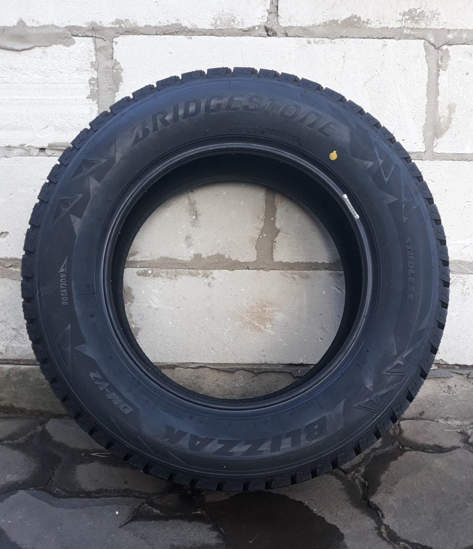 Bridgestone Blizzak DM-V2 2