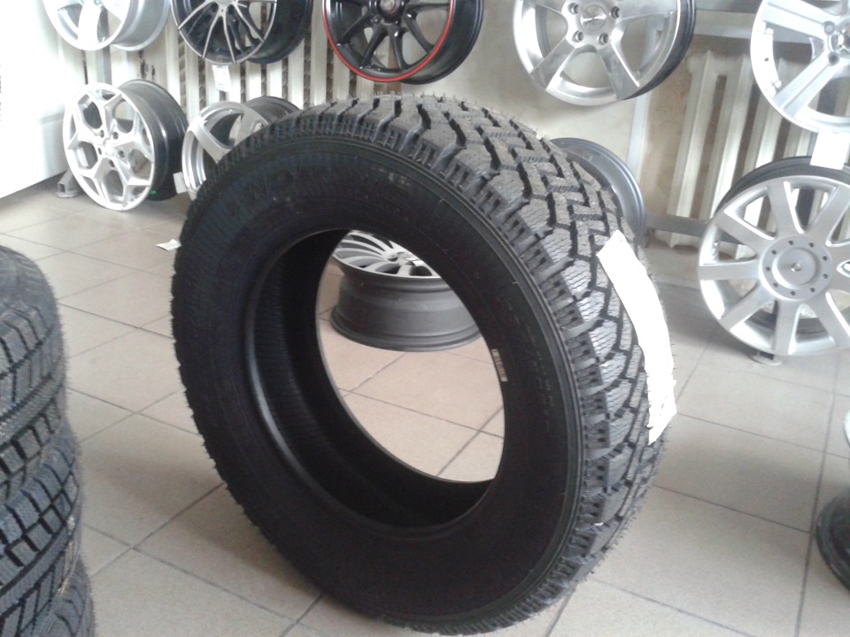 Купив зиму Goodyear Nordic 2