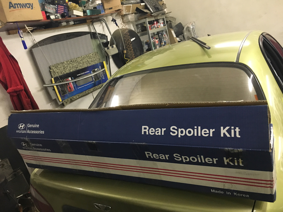 Оригінальний спойлер Hyundai 1