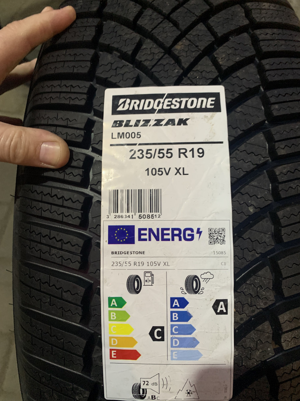 Bridgestone Blizzak LM005 235/55/19 1