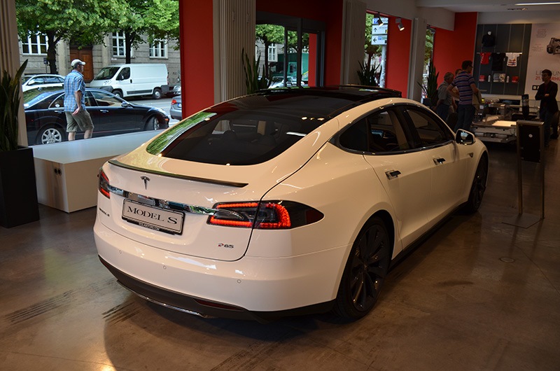 Покатався на Tesla 2
