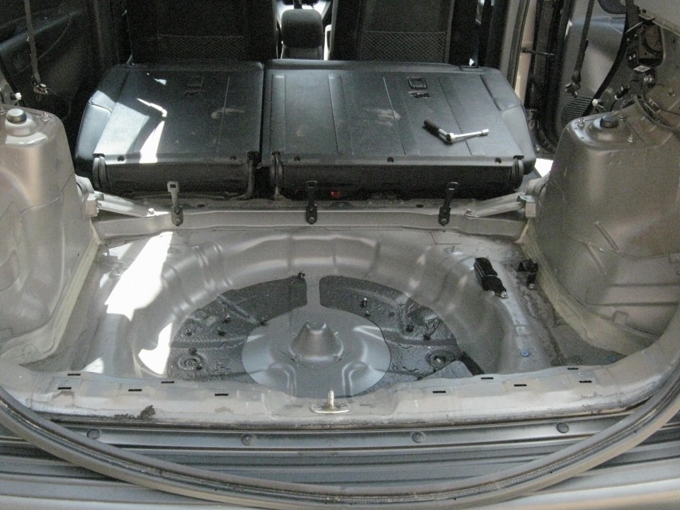 Шумоізоляція та прибирання салону 3
