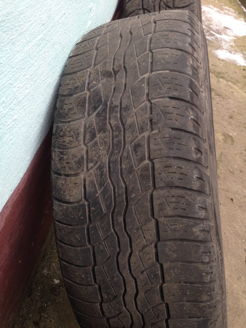 Продам Bridgestone dueler 235/60/16 4
