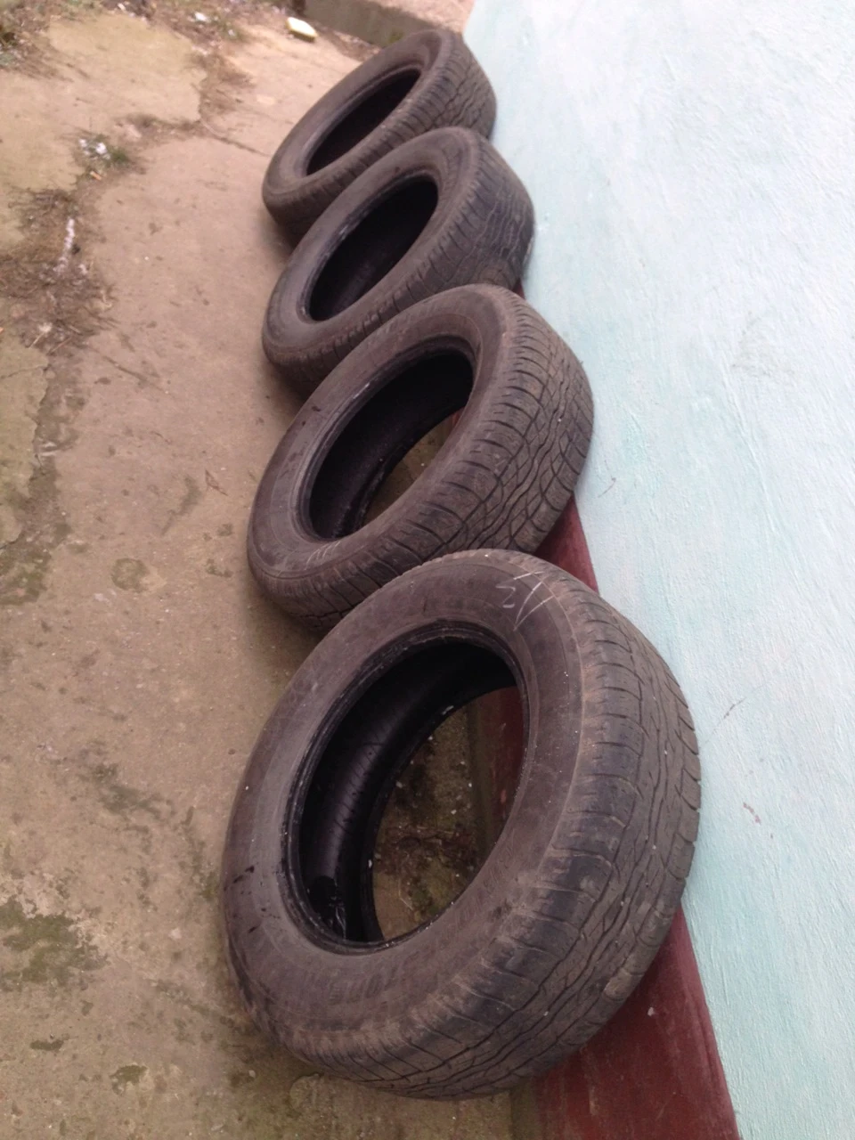 Продам Bridgestone dueler 235/60/16