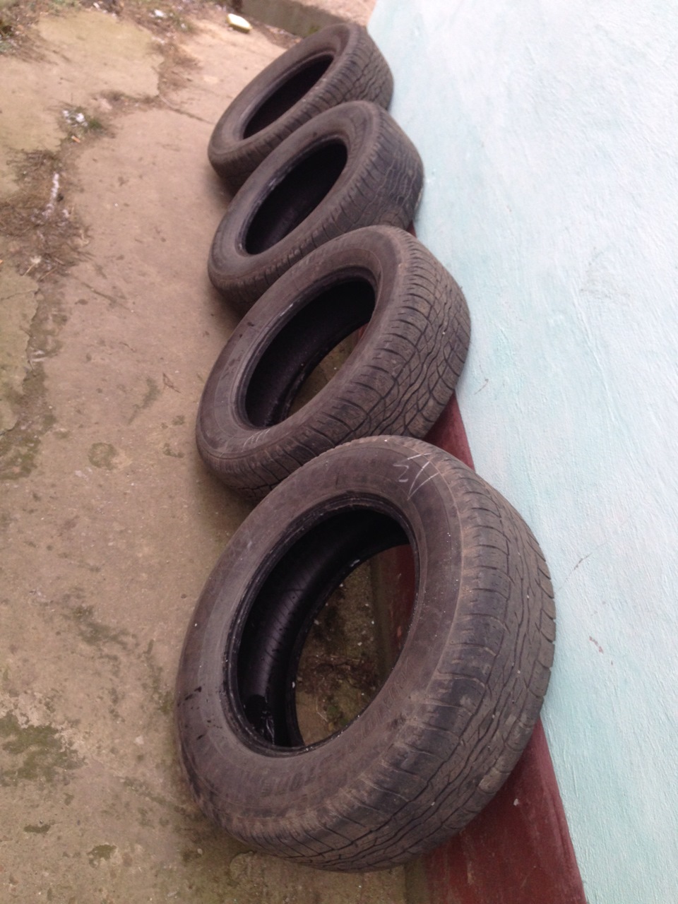 Продам Bridgestone dueler 235/60/16 1