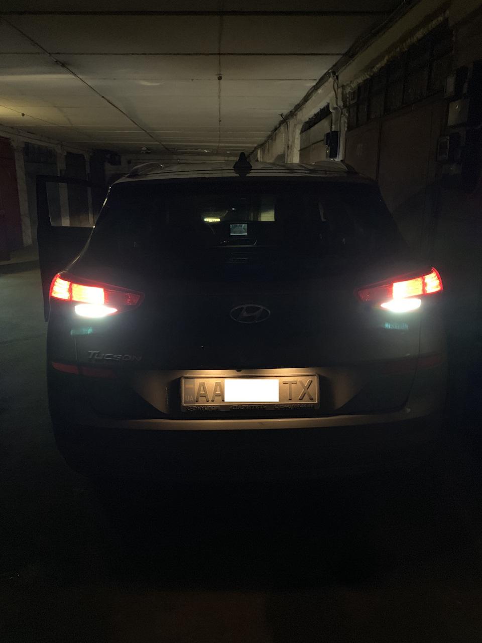 Китай близько або всі успішні покупки. 2