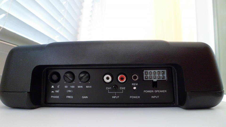 Супер-компактний сабвуфер M-Dimension GLOW 8100SW 3