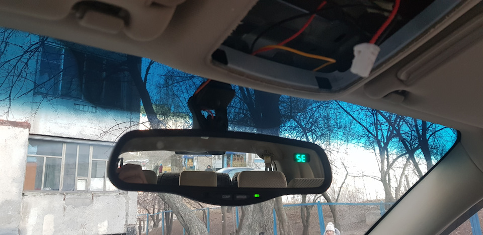 №20. Дзеркало з автозатемненням у Tucson JM 5