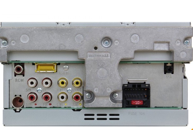 Встановив замість штатної магнітоли Pioneer AVH-P2300DVD 3