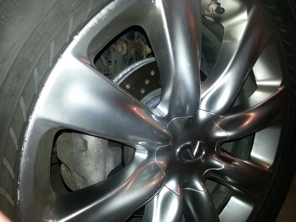 Оновлені гальма: вперед диски Centric Parts + колодок PosiQuiet Ceramic; назад: Ferodo 2