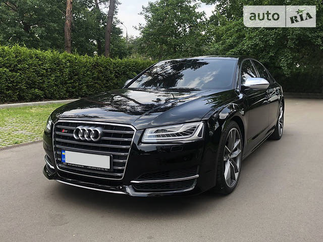 Audi s8 1