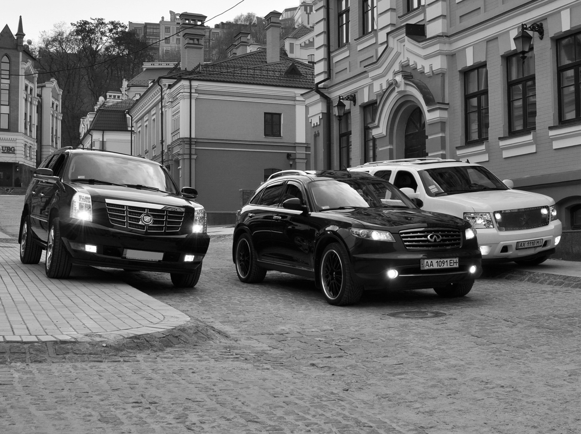 Фотосет Серед великих - Cadillac Escalade Слоник , Chevrolet Tahoe Сніжок 4